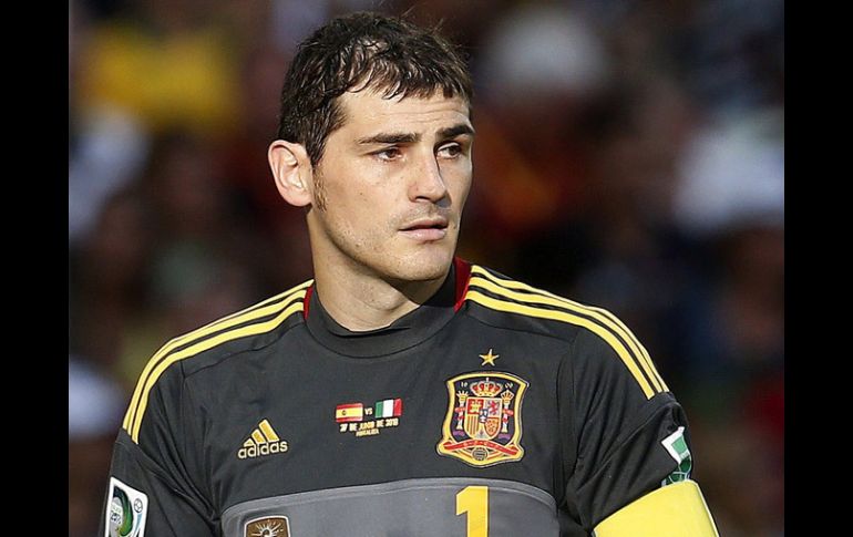 Iker Casillas no cierra las puertas de una posible salida del Real Madrid. EFE /