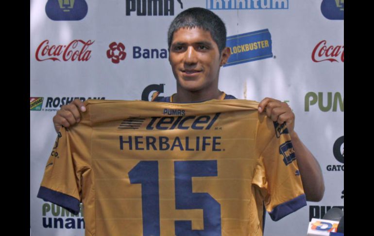 El jugador Cándido Ramírez, fue presentado como nuevo refuerzo de los Pumas de la UNAM. el día de ayer. NTX /