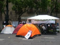 Desde el viernes 28 a las 11:00 horas se encuentra instalado un plantón frente al Congreso.  /