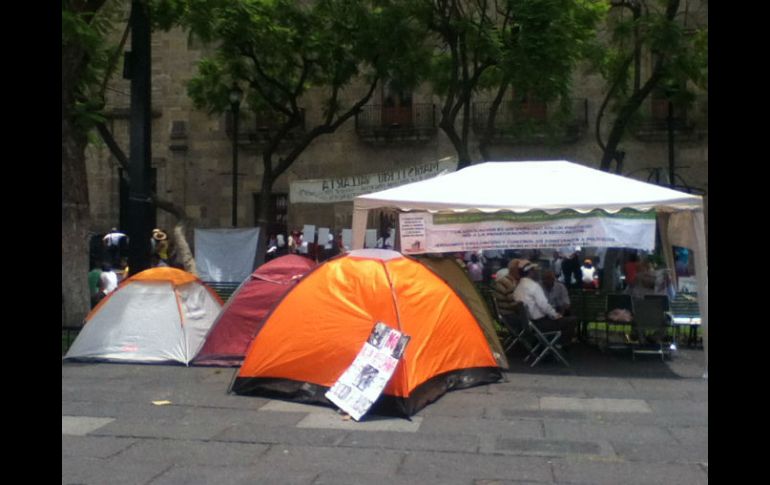 Desde el viernes 28 a las 11:00 horas se encuentra instalado un plantón frente al Congreso.  /