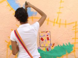 Entre vecinos, artistas y autoridades de la primaria, se estableció previamente el boceto de Tejiendo el Barrio.  /