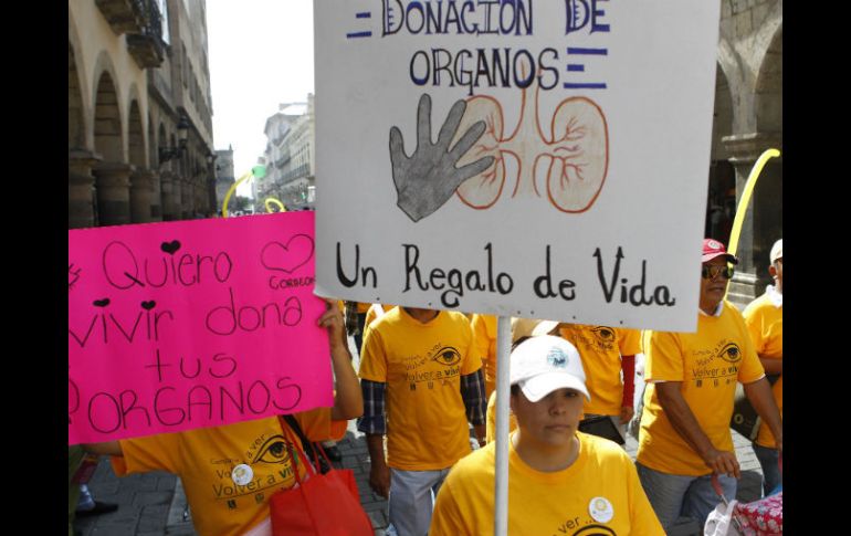 Con apoyo del IMSS se realiza esta mañana la ''Caminata por la vida''.  /