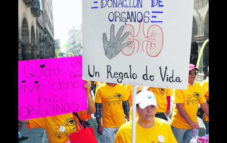 Toman las calles. El contingente tuvo como destino Plaza Universidad. EL INFORMADOR /