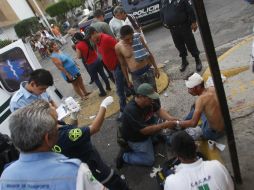 Las personas lesionadas no tienen nada que ver con la pelea entre los grupos.  /