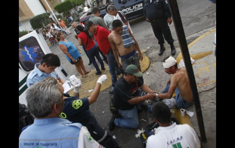 Las personas lesionadas no tienen nada que ver con la pelea entre los grupos.  /