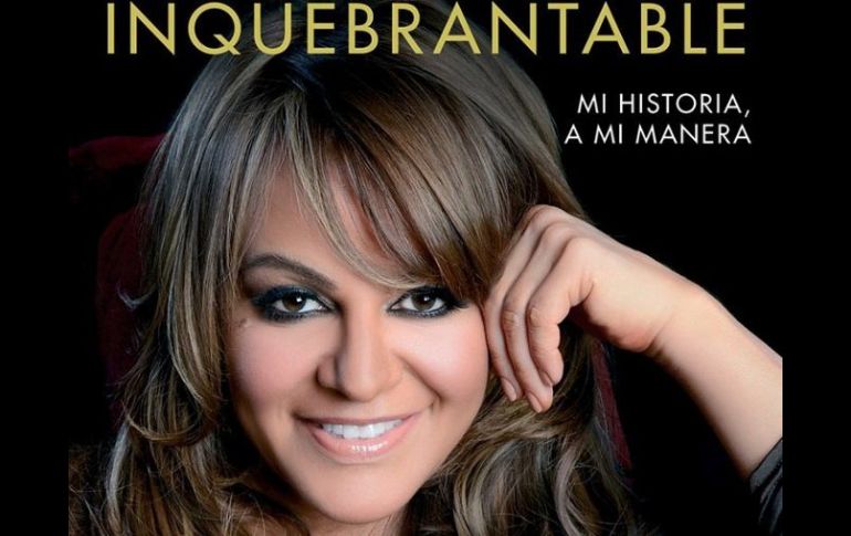 La única biografía autorizada de Jenni Rivera, fue lanzada al mercado. ESPECIAL /