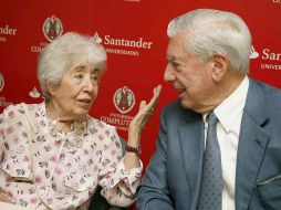 Aurora Bernárdez se reunió con el Premio Nobel Mario Vargas Llosa, para juntos recordar a Cortázar. EFE /