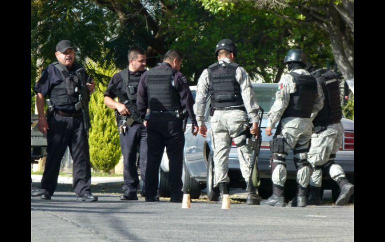 La Policía Municipal monta un operativo de seguridad en las inmediaciones de la casa. ARCHIVO /