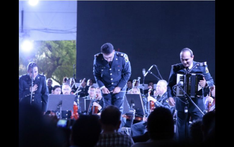 Con ''Huapango'' de Moncayo y el popurri Jalisco se despidió la Orquesta Sinfónica de la Sedena.  /