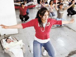 Según la Encuesta Nacional sobre la Dinámica Demográfica (2009), en Jalisco hay poco más de 2 millones de mujeres en edad fértil. ARCHIVO /