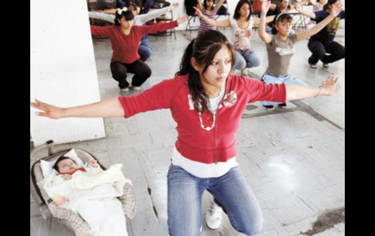 Según la Encuesta Nacional sobre la Dinámica Demográfica (2009), en Jalisco hay poco más de 2 millones de mujeres en edad fértil. ARCHIVO /