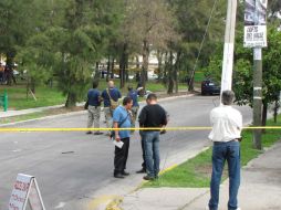 Policías de Zapopan escucharon disparos y comenzaron a buscar a los presuntos asesinos.  /