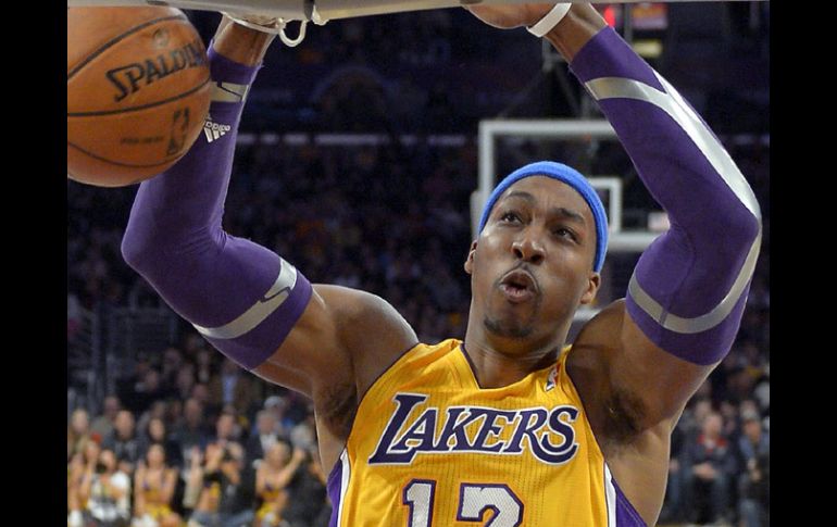 Dwight Howard deja Los Ángeles con pocos logros. AP /