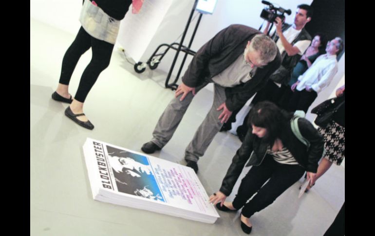 Iván Trujillo y Nora Herández, del FICG, en la inauguración de las exposiciones en el MAZ. EL INFORMADOR /