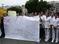 Manifestación. Tres mil 500 trabajadores de la salud han dejado de ser empleados formales del Seguro Popular. EL INFORMADOR /