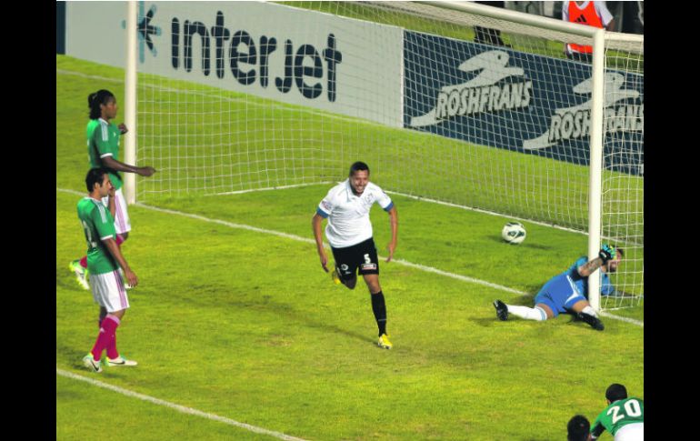 Gallos Blancos derrotó 3-2 al Tri, el miércoles pasado en La Corregidora, en el último duelo de preparación de la Selección. MEXSPORT /