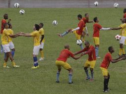 La selección de Cuba trabaja previo a su debut en al Copa Oro 2013. AP /