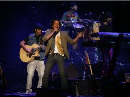 Carlos Vives durante su concierto en el Coliseo José Miguel Agrelot, en San Juan, Puerto Rico. EFE /