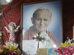 La reliquia consiste en una imagen del pontífice y un recipiente con gotas de su sangre. ARCHIVO /