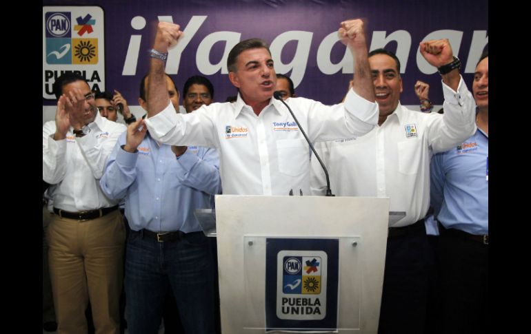 Tony Gali ofrece una conferencia donde escuchó las tendencias que lo favorecían. NTX /