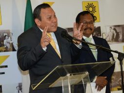 El presidente nacional del PRD, Jesús Zambrano, ofrece una conferencia de prensa. NTX /