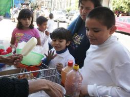 En promedio, los niños que cursan la primaria en México tienen 30.3% de sobrepeso y obesidad.  /