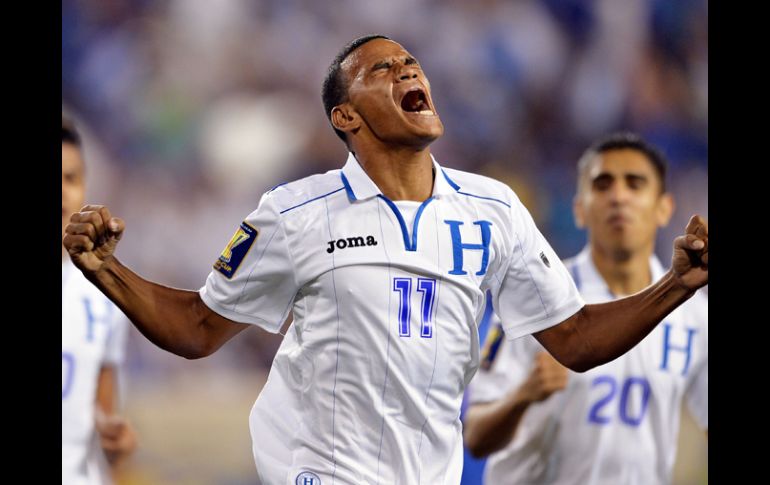 Rony Martínez de Honduras, celebra su anotación en el partido contra la selección de Haití. AFP /