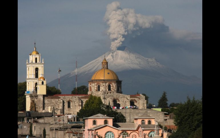 El volcán Popocatépetl ha tenido emisión persistente de vapor de agua, gas y ligeras cantidades de ceniza. AP /