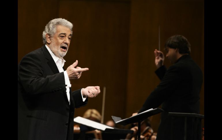 Hospitalización impedirá a Plácido Domingo cantar en el Teatro Real la ópera ''Il postino''. AP /