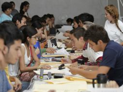 Falta sumar a los alumnos de nuevo ingreso, quienes podrán inscribirse hasta el 15 de agosto. ARCHIVO /