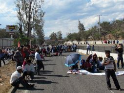 La dirigencia estatal del PAN señala que no comparte el cierre de la carretera porque constituye un delito. ARCHIVO /