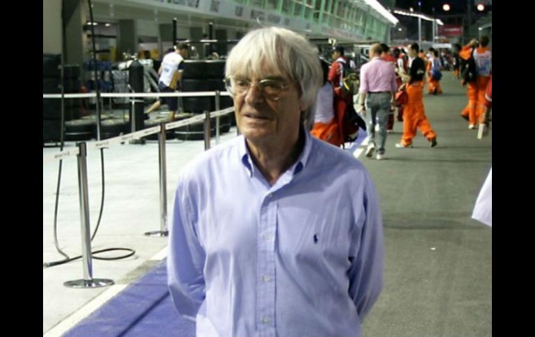 Bernie Ecclestone confía en que llegue a tiempo algún comprador para Sauber. ARCHIVO /