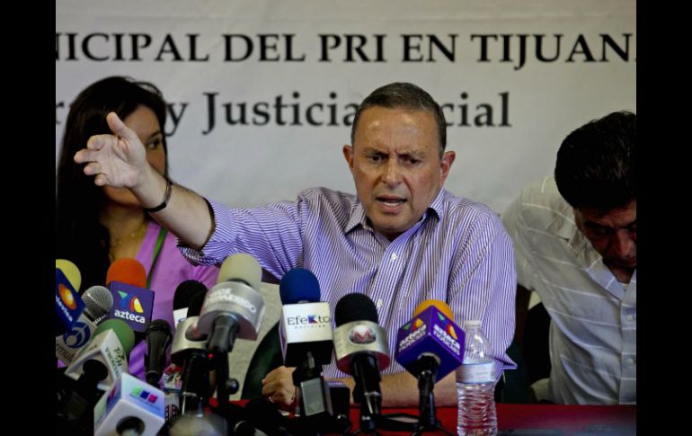 El candidato Fernando Castro Trenti agradece a los bajacalifornianos que votaron por él. ARCHIVO /