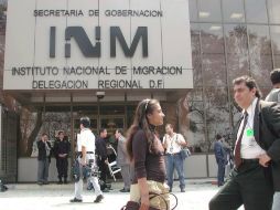 El INM explicó que gobiernos de México y EU aportan recursos humanos y económicos programa de repatriación. ARCHIVO /