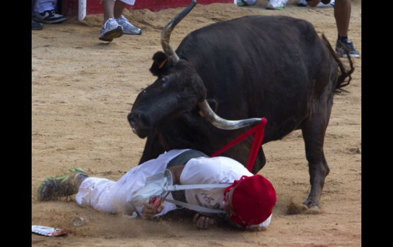 Tres mozos fueron embestidos por los toros en este día. EFE /