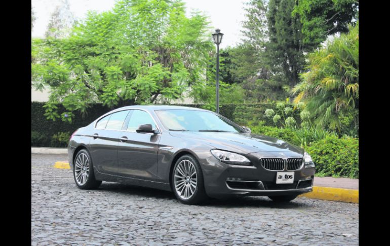 Bajito. La altura de este coche es menor que un M135, por ejemplo.  /