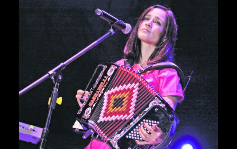 Para Julieta Venegas ser independiente es ''hacer lo que uno quiere hacer sin tener un perfil de industria''. NTX /