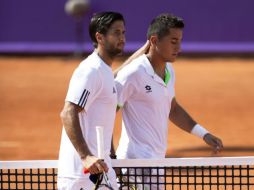 El tenista español Fernando Verdasco (I) junto a su compatriota Nicolás Almagro (D), tras un partido del Abierto de Suecia. EFE /