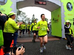 El Presidente Enrique Peña Nieto concluyó su participación en la tercera carrera Molino del Rey. ESPECIAL /