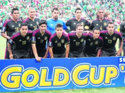 La Selección mexicana se quitó un poco de presión al vencer el jueves pasado a Canadá, resultado que lo resucitó en el certamen. EFE /