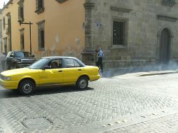 De enero a mayo, sólo se habían afinado 440 mil 642 unidades de las más de dos millones que integran el parque vehicular estatal. ARCHIVO /