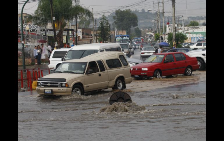 El nivel del agua descendió hasta alrededor de las 19:30 horas de este lunes.  /