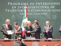 Durante el anuncio, realizado en Palacio Nacional, el presidente Enrique Peña Nieto estuvo acompañado de su gabinete económico. EE  /