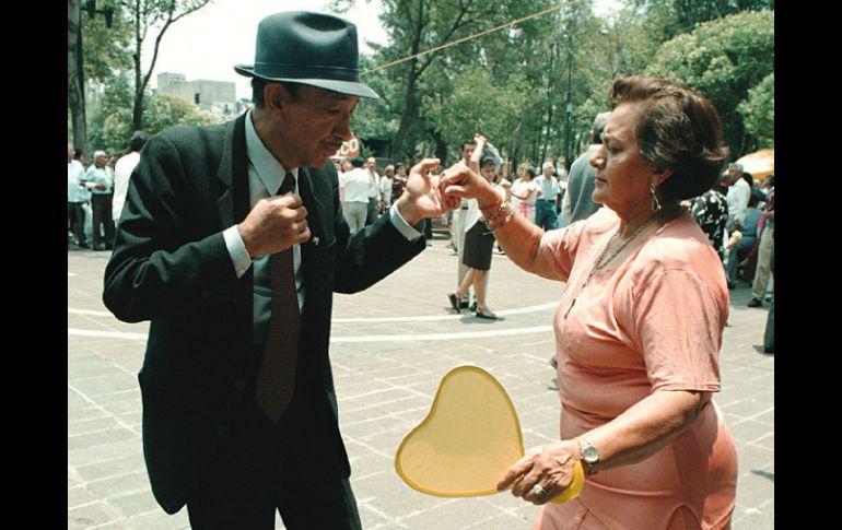 La historia de la Ciudad de México a través de los bailes de salón que han marcado la vida de sus habitantes, será mostrada. ARCHIVO /