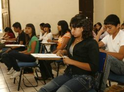 Los jóvenes rechazados buscan establecer la instalación de una mesa de diálogo con la SEP. ARCHIVO /