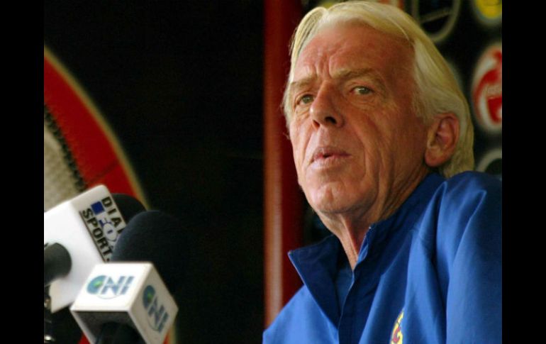 Leo Beenhakker afirma que no sabe en qué nivel se encuentra el equipo mexicano porque viene de Europa. ARCHIVO /