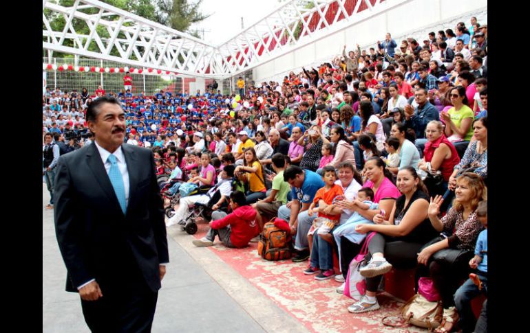 El presidente municipal, Ramiro Hernández García, les dio la bienvenida en el Parque Ávila Camacho.  /