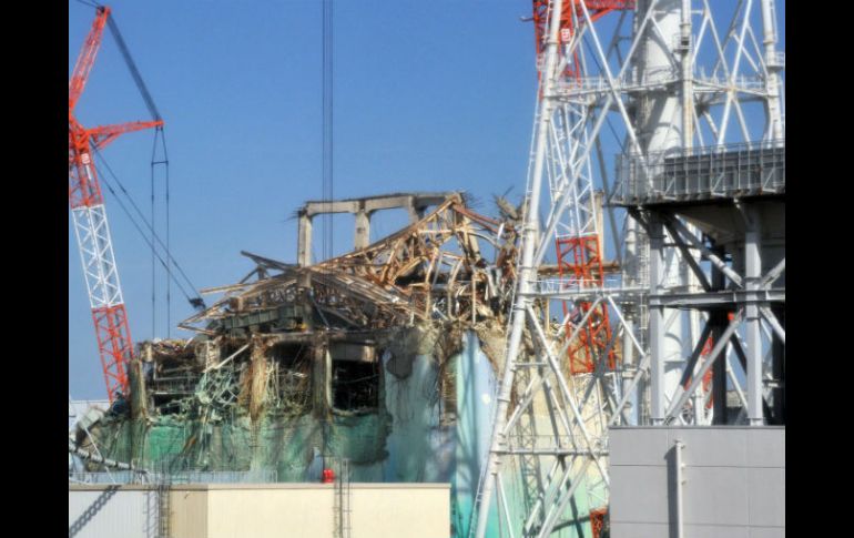 La prioridad es la de iniciar a finales de este año la retirada del combustible usado en la piscina del reactor número 4 de la planta. AP /