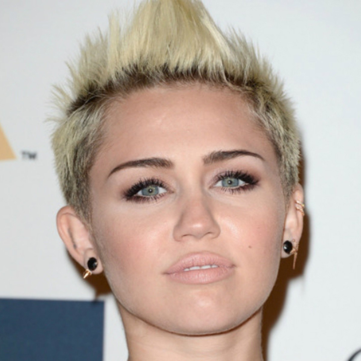 Despreocupan a Miley Cyrus críticas por su cabello | El Informador