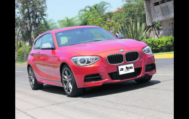 DIVERTIDO. El coche se conduce de forma ágil y veloz. Ideal para la pista o carretera.  /